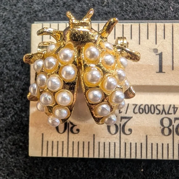 Vintage Gold and Pearl Ladybug Brooch - Picture 7 of 7